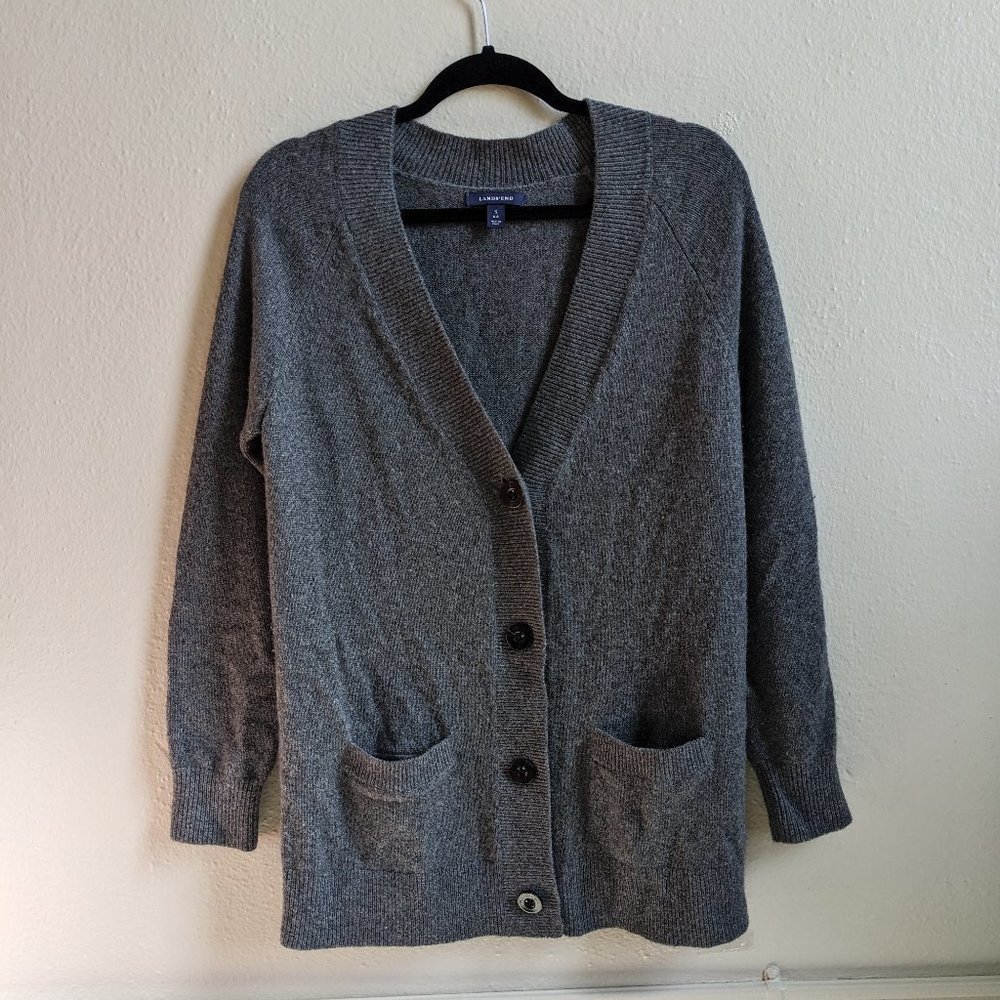 Lands End size small 100% Kaschmir gray v neck cardigan